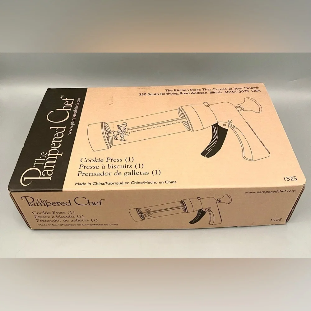 NIB Pampered Chef Cookie Press 1525 includes 16 Decorative Disks & Recipes